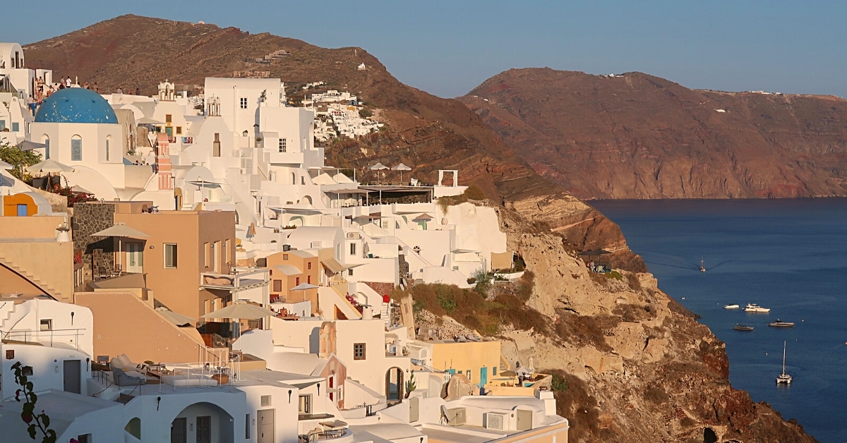 Santorini 3-Day Itinerary - How to Spend 3 EPIC Days in Santorini